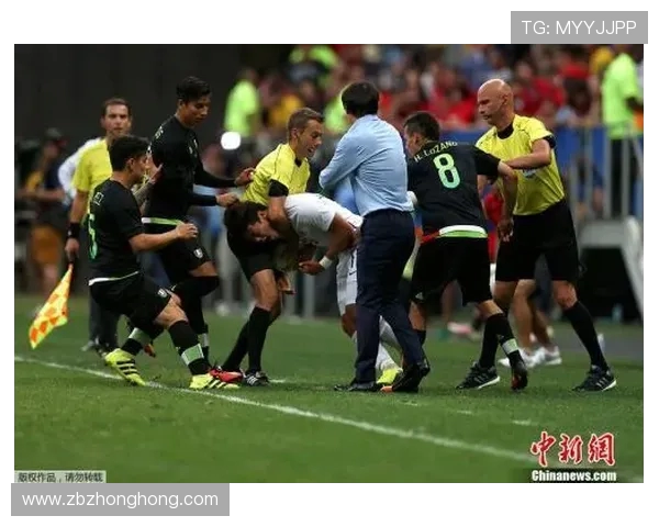 黑山与俄罗斯足球友谊赛因争议判罚腰斩球迷反应热烈引发广泛讨论