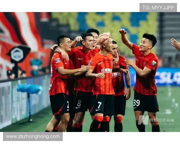 成都足球队技术争议引发热议球迷与专家各执己见探讨战术问题